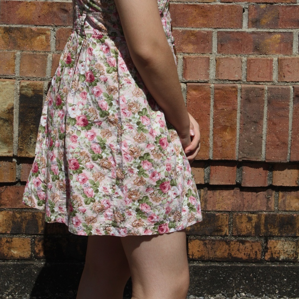 POETRY - Cute Floral Dress (Size L) - Picture 2 of 5